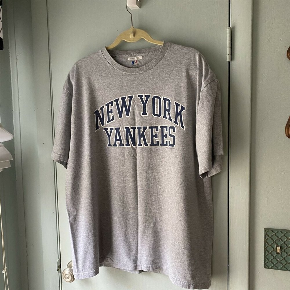 NY Yankeets T Shirt Mens XL Gray MLB Genuine